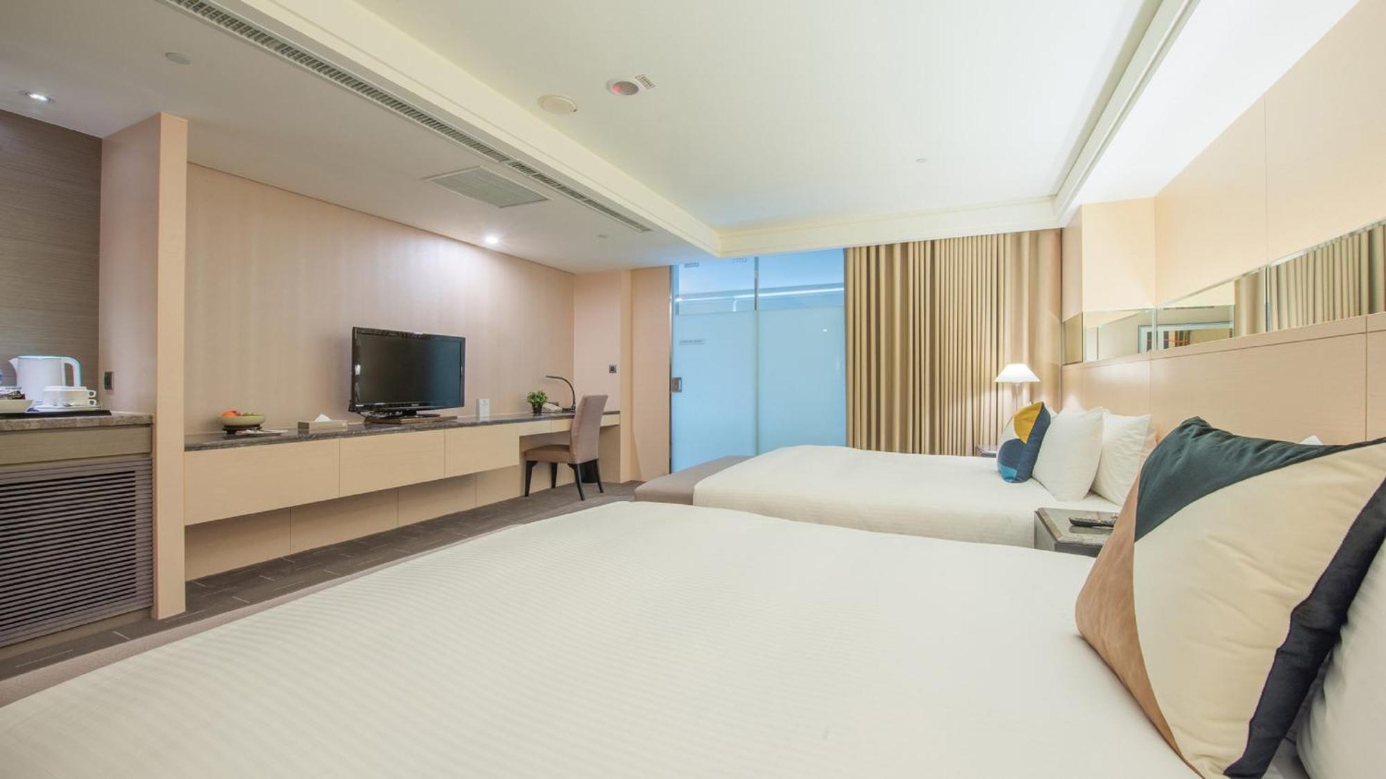 Check Inn Select Taichung Dadun Exterior photo