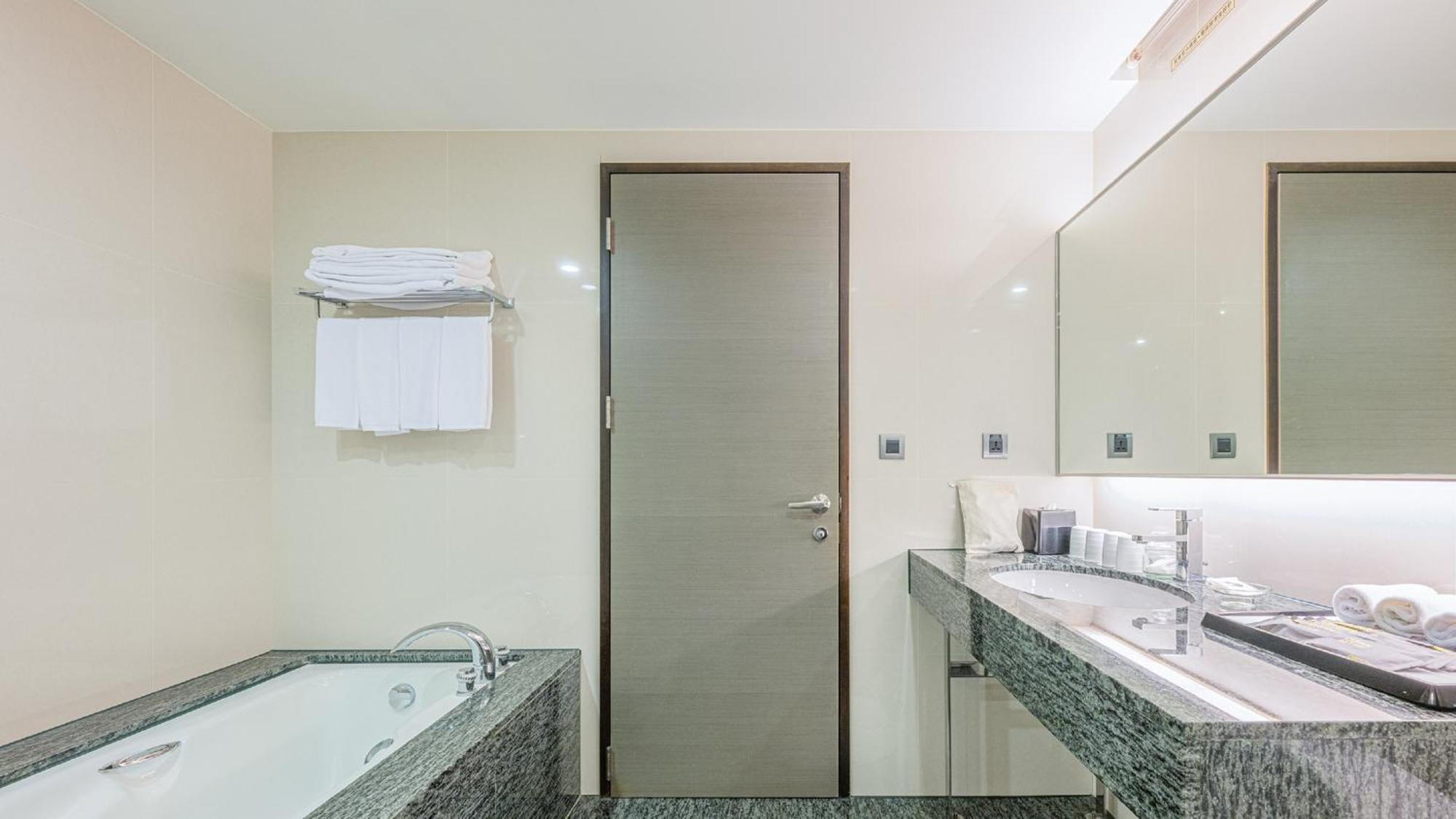 Check Inn Select Taichung Dadun Exterior photo